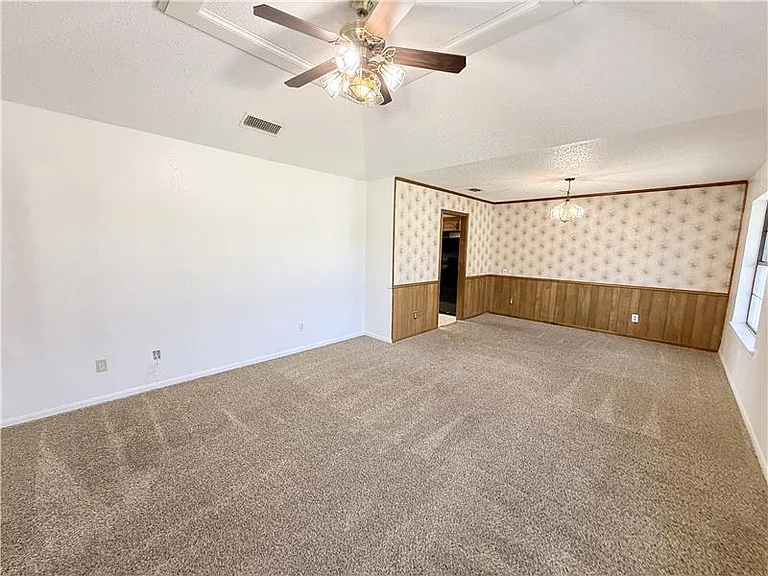 2315 E Business Highway 190 — Photo 10