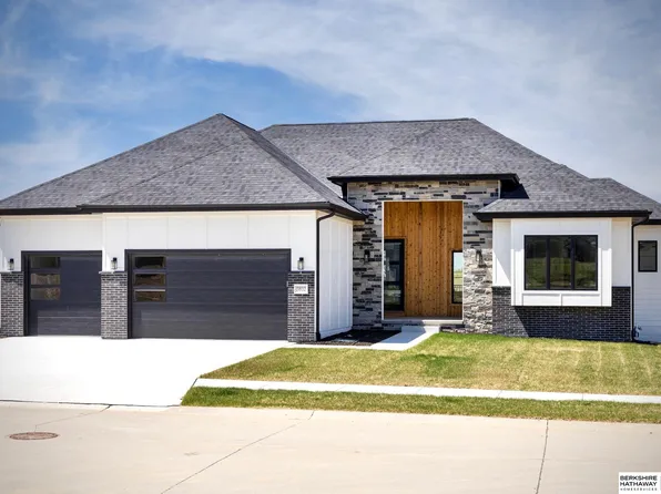 5802 N 213th Ave, Elkhorn, NE 68022