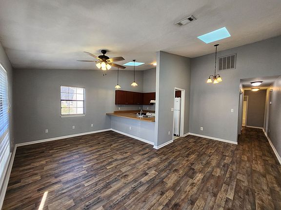 4th image of 1327 Castelnau Ct