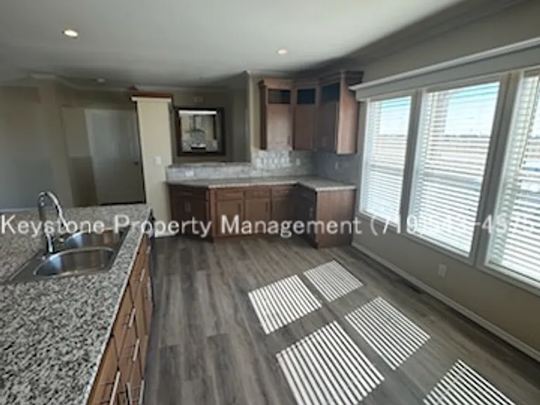 1051 E Platteville Blvd — Photo 11