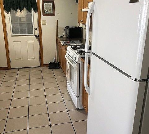 5th image of 211 Vance St