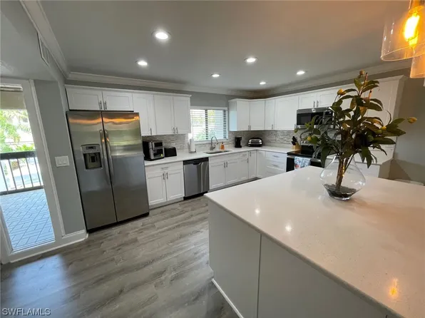 4250 Steamboat Bnd APT 205, Fort Myers, FL 33919