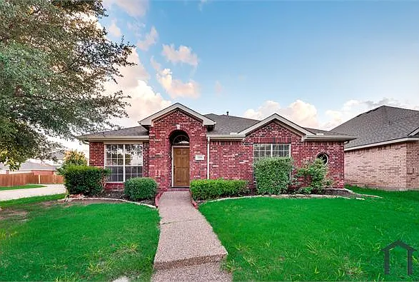 5201 Crossvine Ln — Photo 2