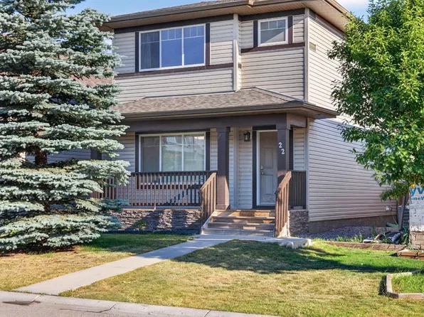 22 SE Panora Rd NW, Calgary, AB T3K 0R4