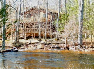 6122 Decker Rd, Bushkill, PA 18324