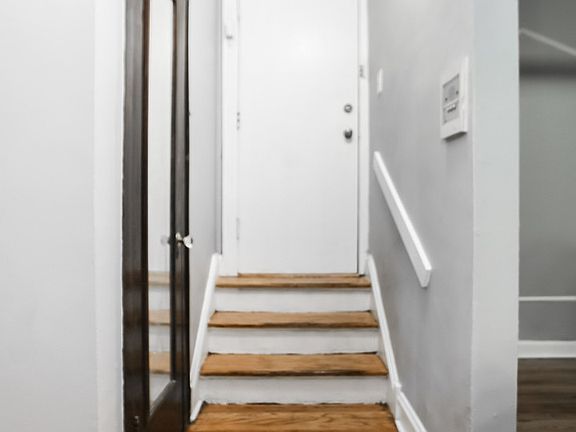5th image of 7842-7846 S Oglesby Ave #7842-G