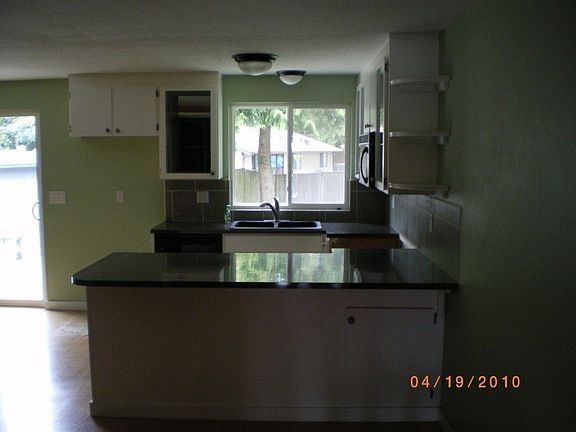 3rd image of 9505 157th St E