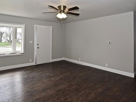 2nd image of 1067 Richmond Ave