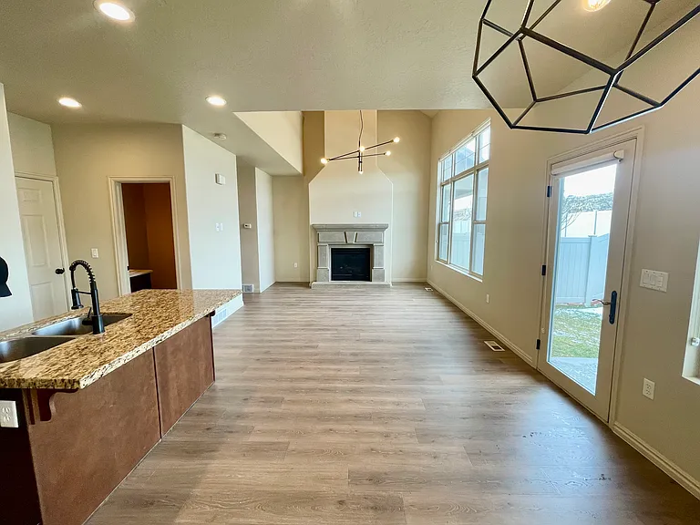 141 E Backhand Ln — Photo 28