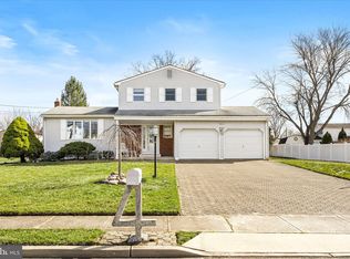 4 Terrapin Ln, Hamilton, NJ 08619