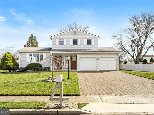 4 Terrapin Ln, Hamilton, NJ 08619