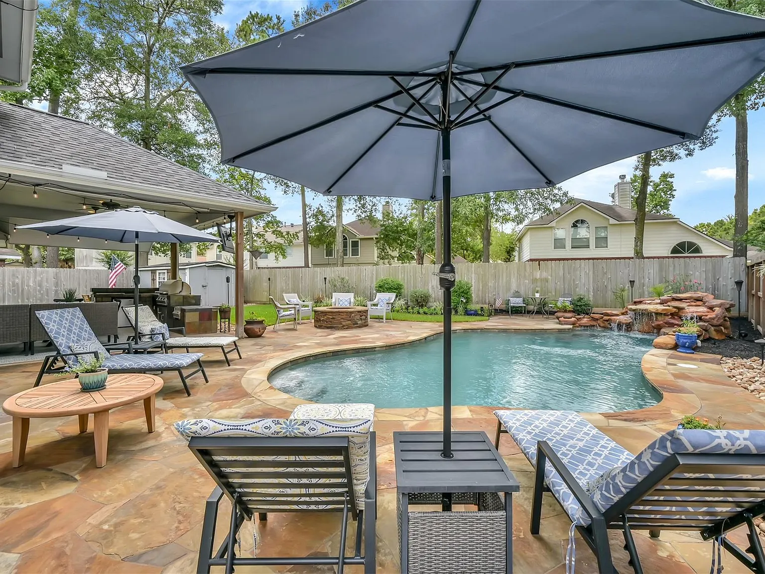 4 bed, 2.5 bath, 2656 sqft, $3,390 — Photo 2