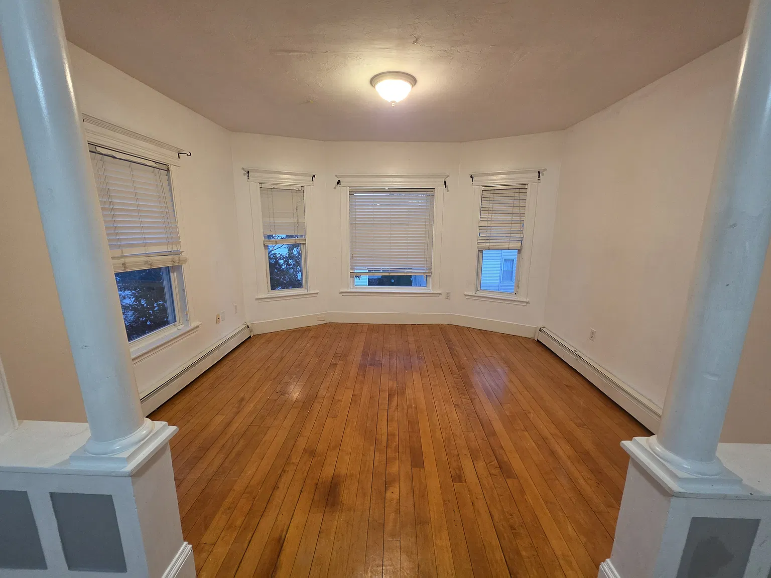 3 bed, 1334 sqft, $2,300 — Photo 3