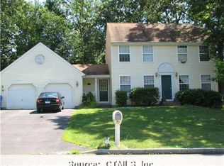 28 Ivy Dr, Manchester, CT 06042