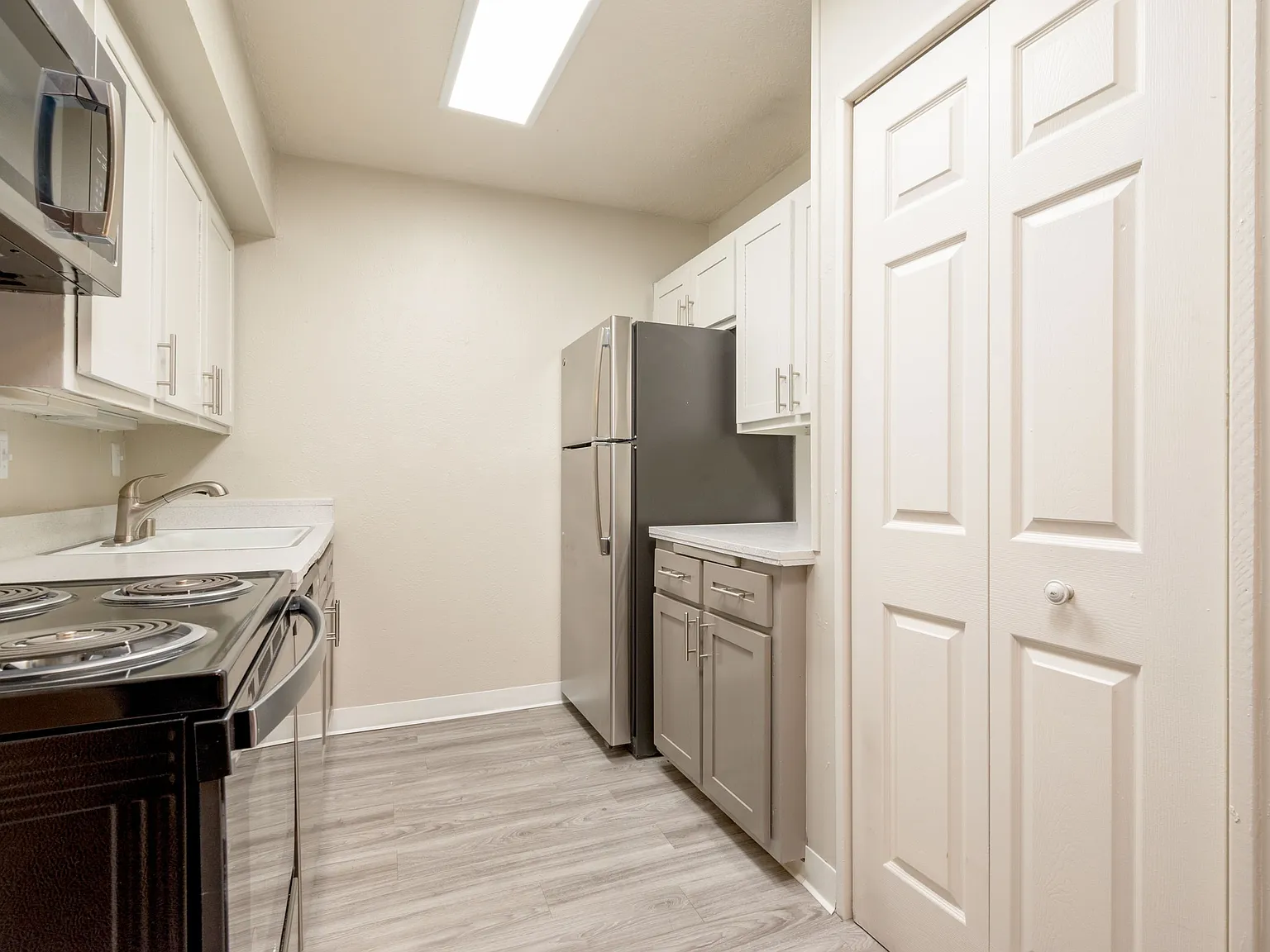 Theta Apartments — Photo 4