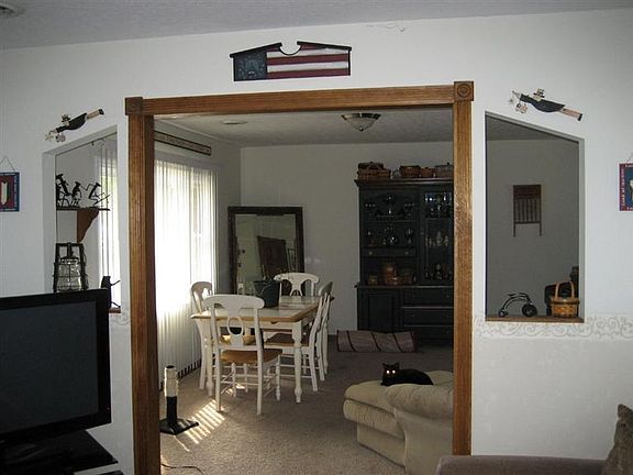 4th image of 8482 Meadowlark Dr
