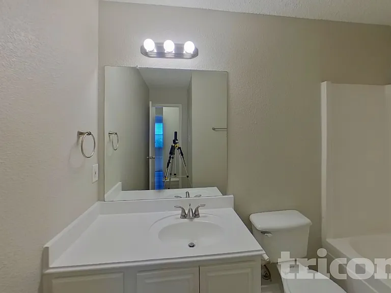 10525 Flamewood Dr — Photo 9