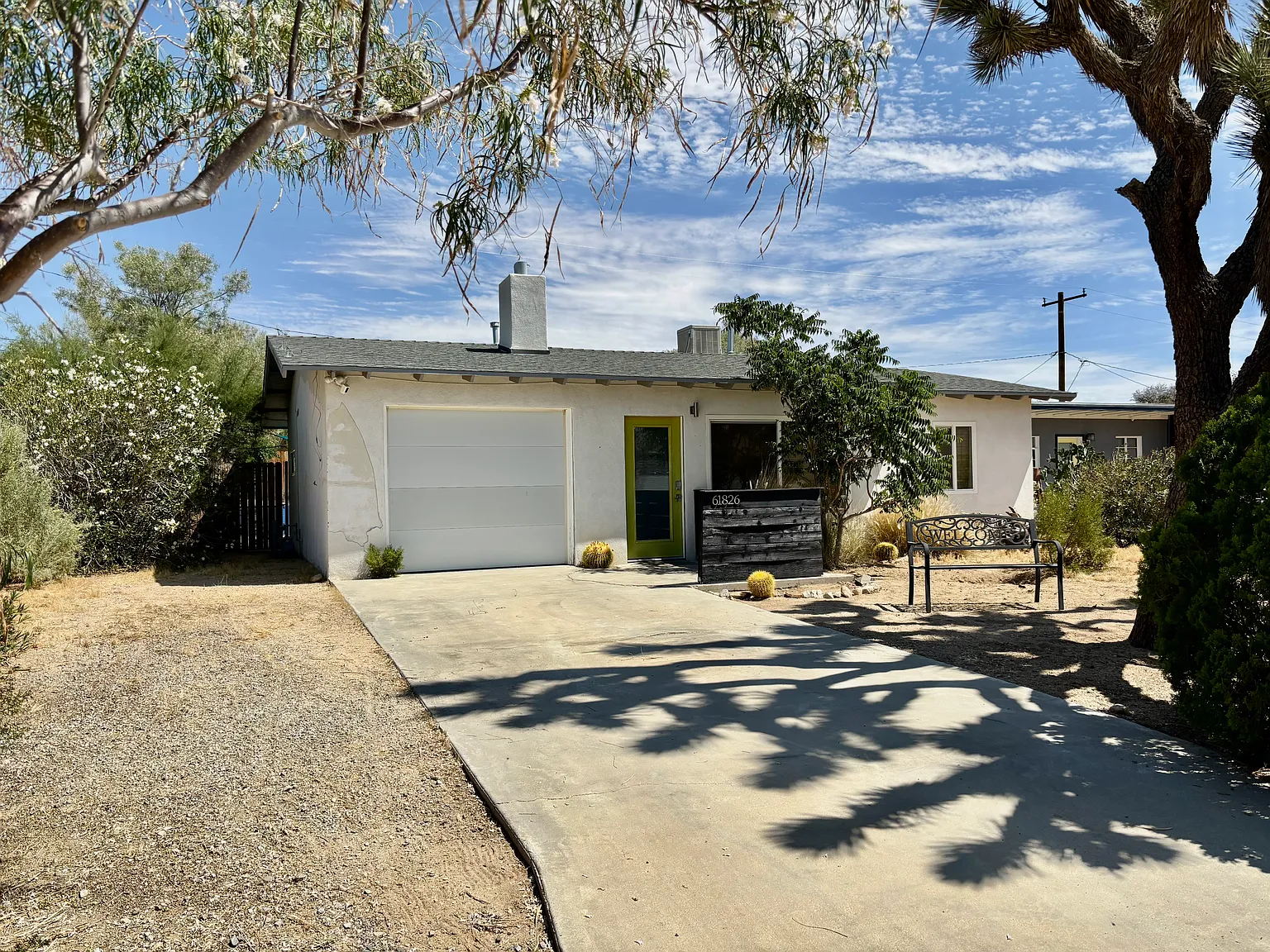 2 bed, 995 sqft, $1,820 — Photo 1
