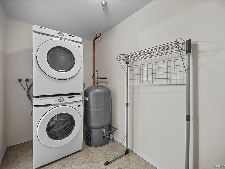 520 Ashford Ave #5 — Photo 24