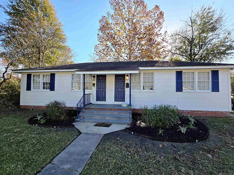 2246 Stanford Ave — Photo 9
