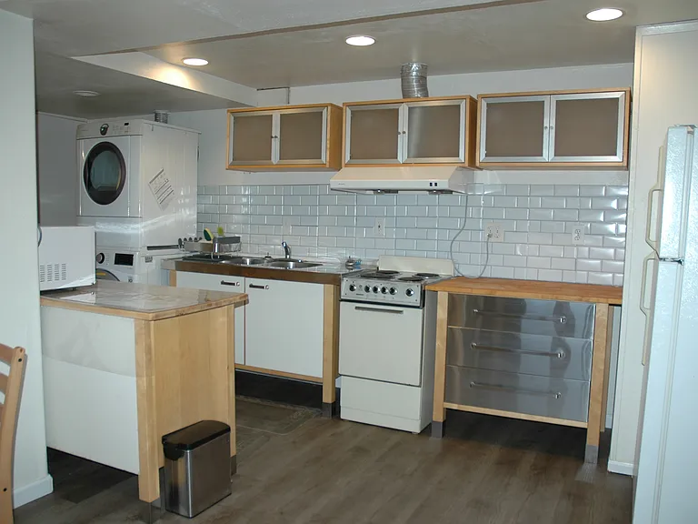SE 38th Pl — Photo 7
