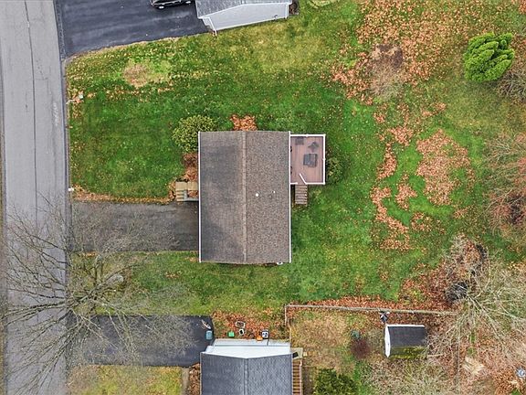 5th image of 106 Squirrel Hollow Rd