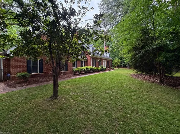 103 Periwinkle Dr, Yorktown, VA 23692