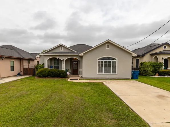 1026 Avenue H, Poteet, TX 78065