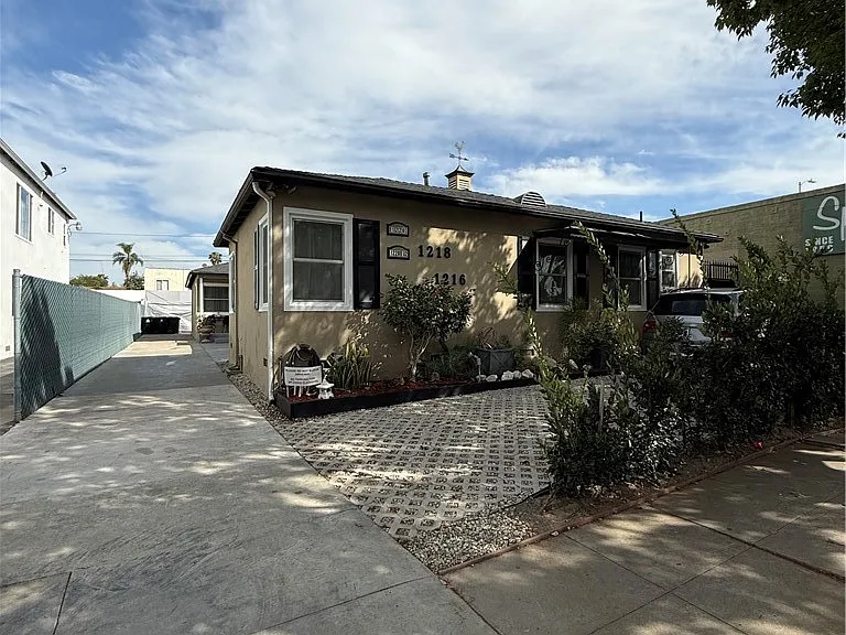 1216 S Cochran Ave — Photo 20