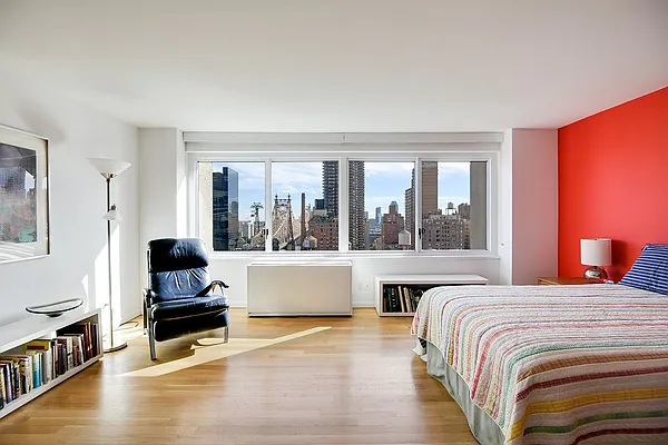 Sold by Compass | media 17