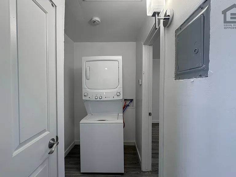1336 E Willetta St — Photo 17