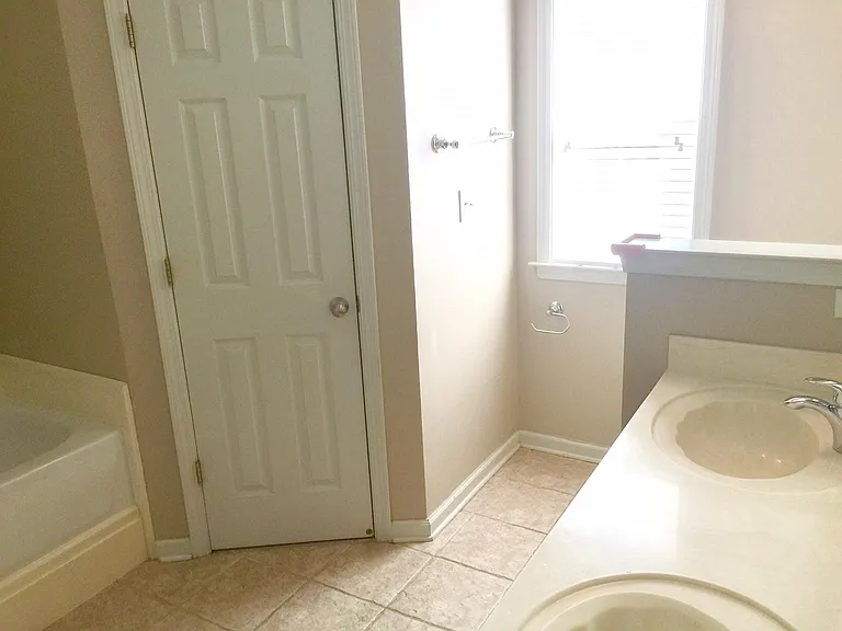 1245 Isle Bay Dr — Photo 5
