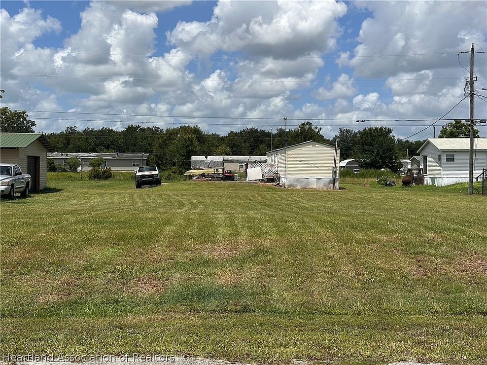 2nd image of 1305 Blue Jay Rd