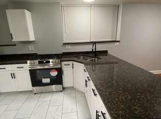 7004 S Chappel Ave #B, Chicago, IL 60649