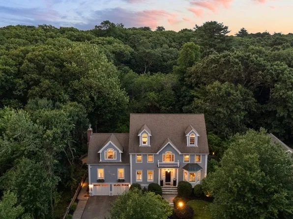 10 Briarwood Ln, Winchester, MA 01890