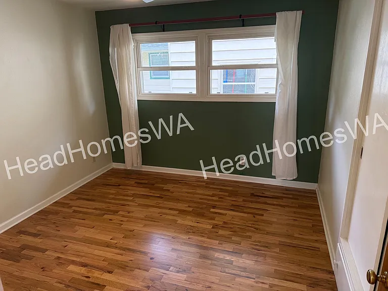 603 Turner St NE — Photo 9