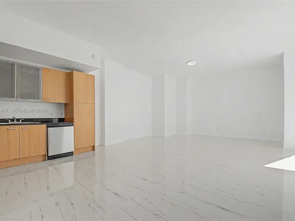 1350 NW 8th Ct #B2-6, Miami, FL 33136