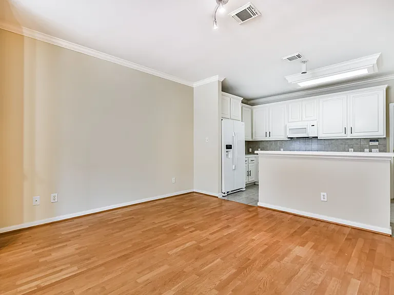 1408 Tuam St — Photo 6