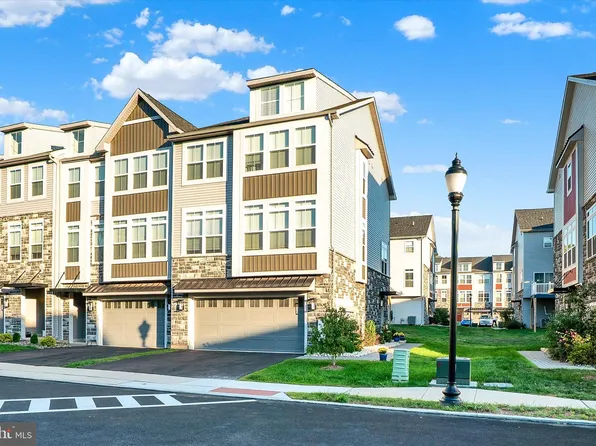 21 Independence Ct, Perkasie, PA 18944