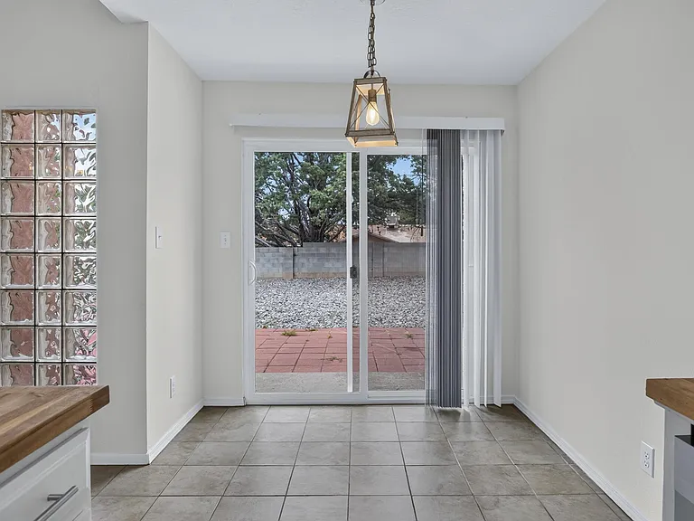10501 Delicado Pl NE — Photo 10