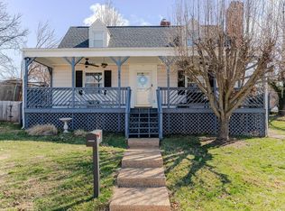 104 Jackson Ave, Elkton, VA 22827