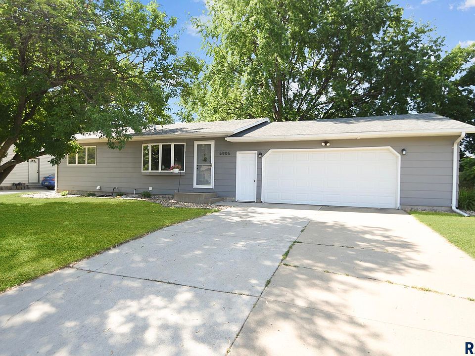 1st image of 5905 W Essex Dr