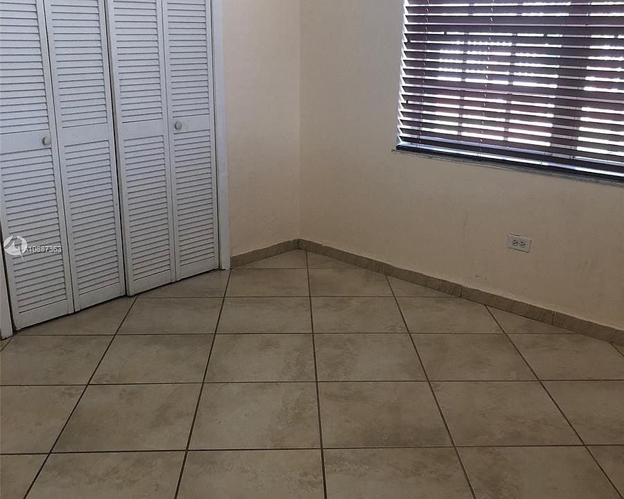 1st image of 1000 E 8th Ct Unit 1