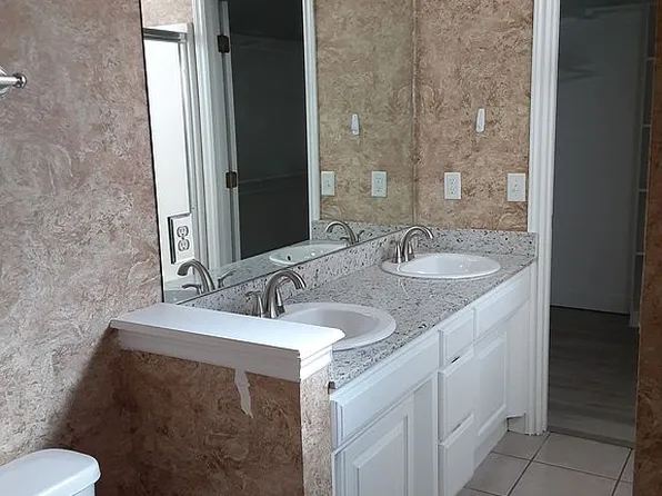 1515 NW Bell Royal Cir, Bentonville, AR 72712