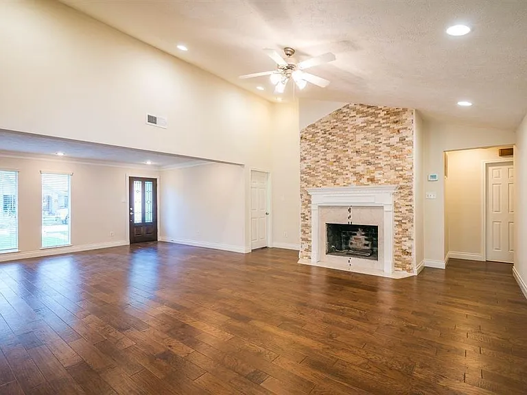 21203 Park Brook Dr — Photo 16