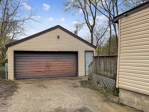 3rd image of 328 Wilson Ave