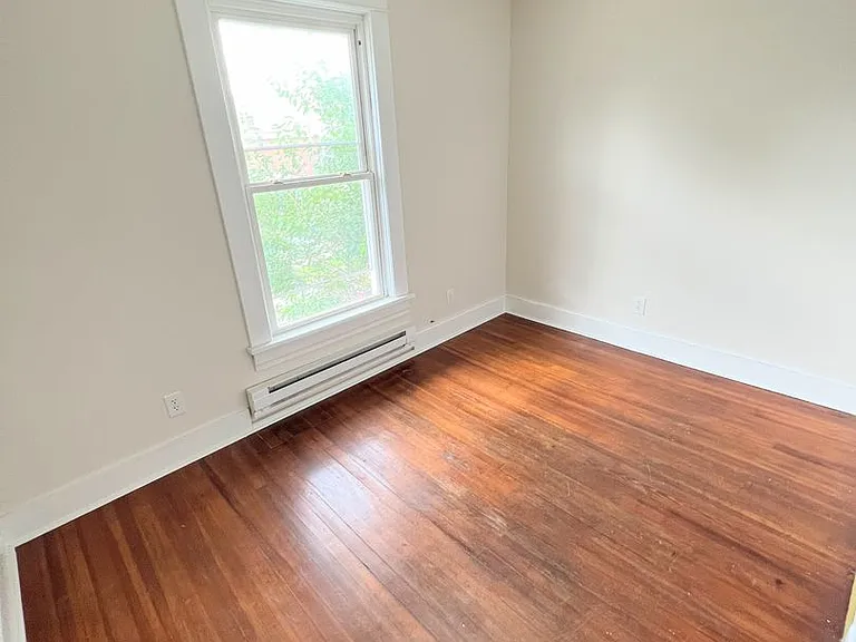 320 Kenyon St — Photo 12