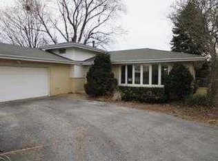 10536 Fitzsimmons Dr, Palos Park, IL