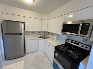 1550 NE 191st St APT 108-B, Miami, FL 33179