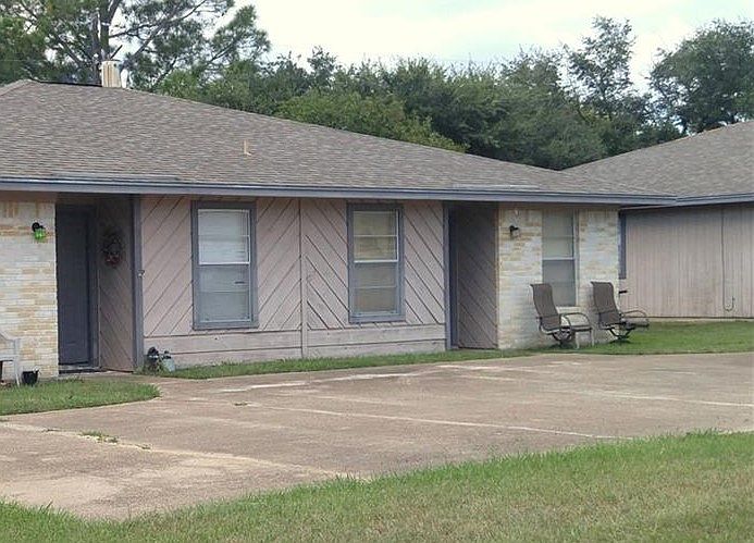 1st image of 701 San Saba Dr